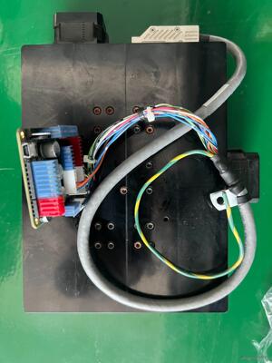 INSTRON 英斯特朗 P631-2011 电动XY轴工作