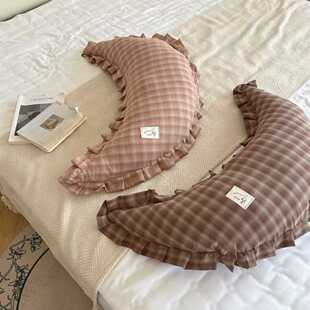 韩系格纹纯棉月亮抱枕睡觉夹腿神器软包全棉卧室床上腰靠枕礼物