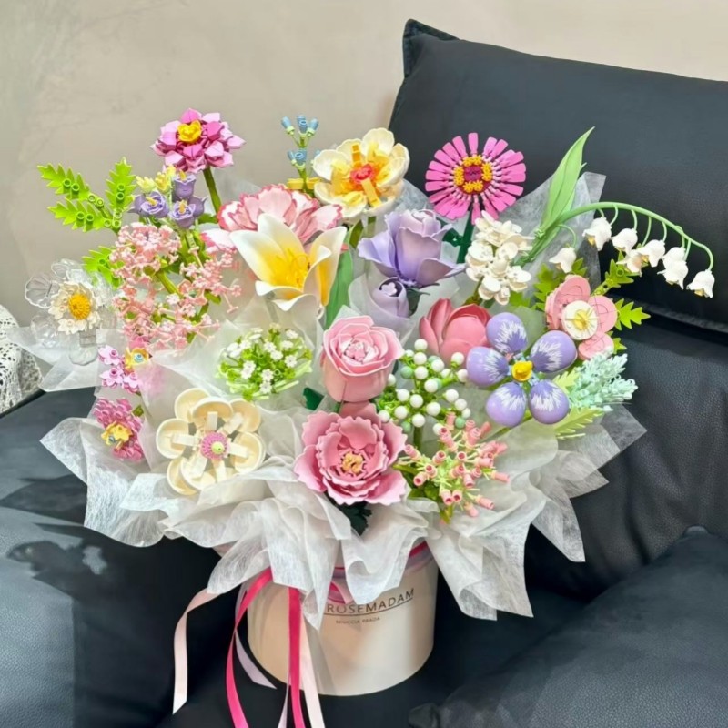 积木花抱抱桶七彩玫瑰花束手工拼装diy全套材料送男女生节日礼物