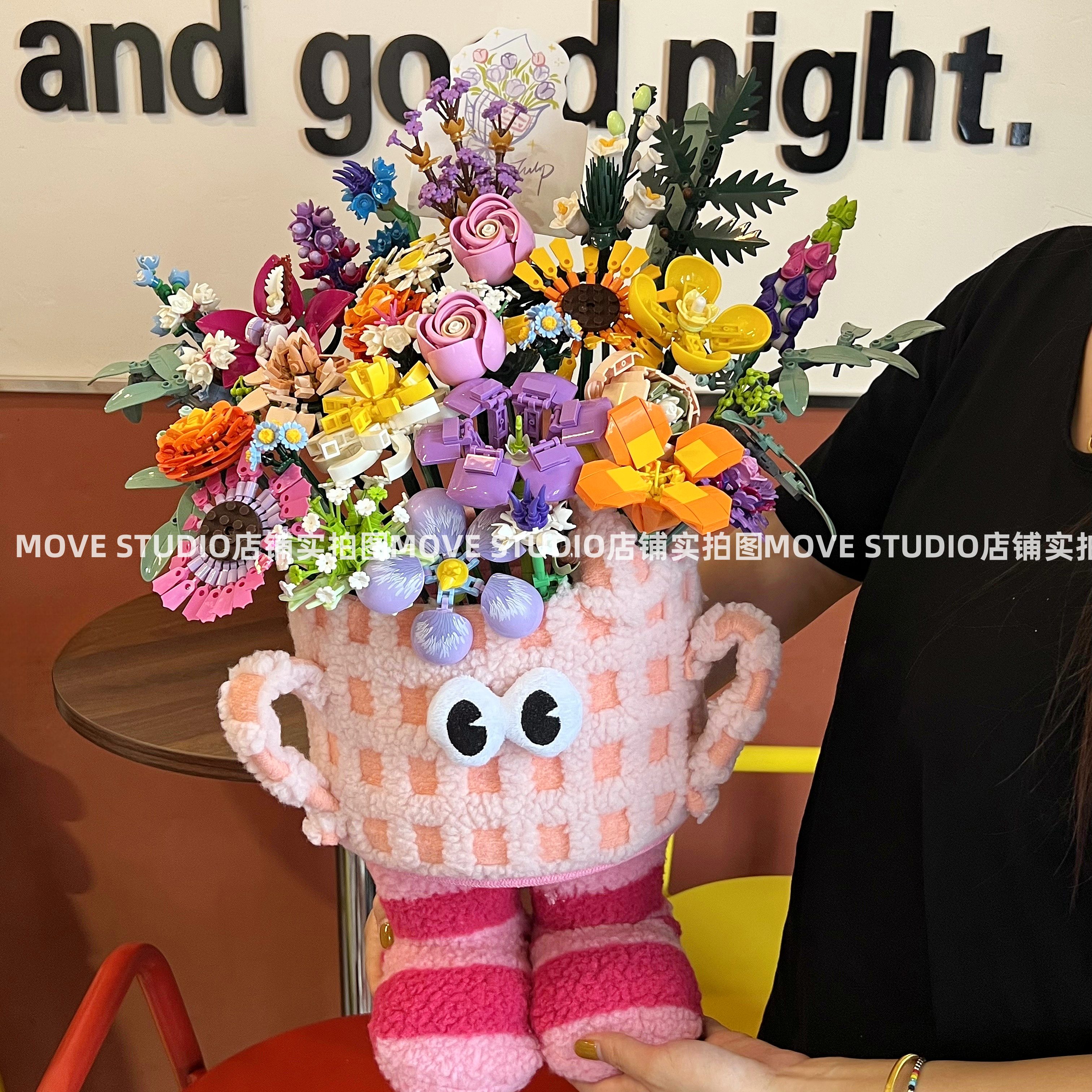 中国积木花束抱抱桶玫瑰花束