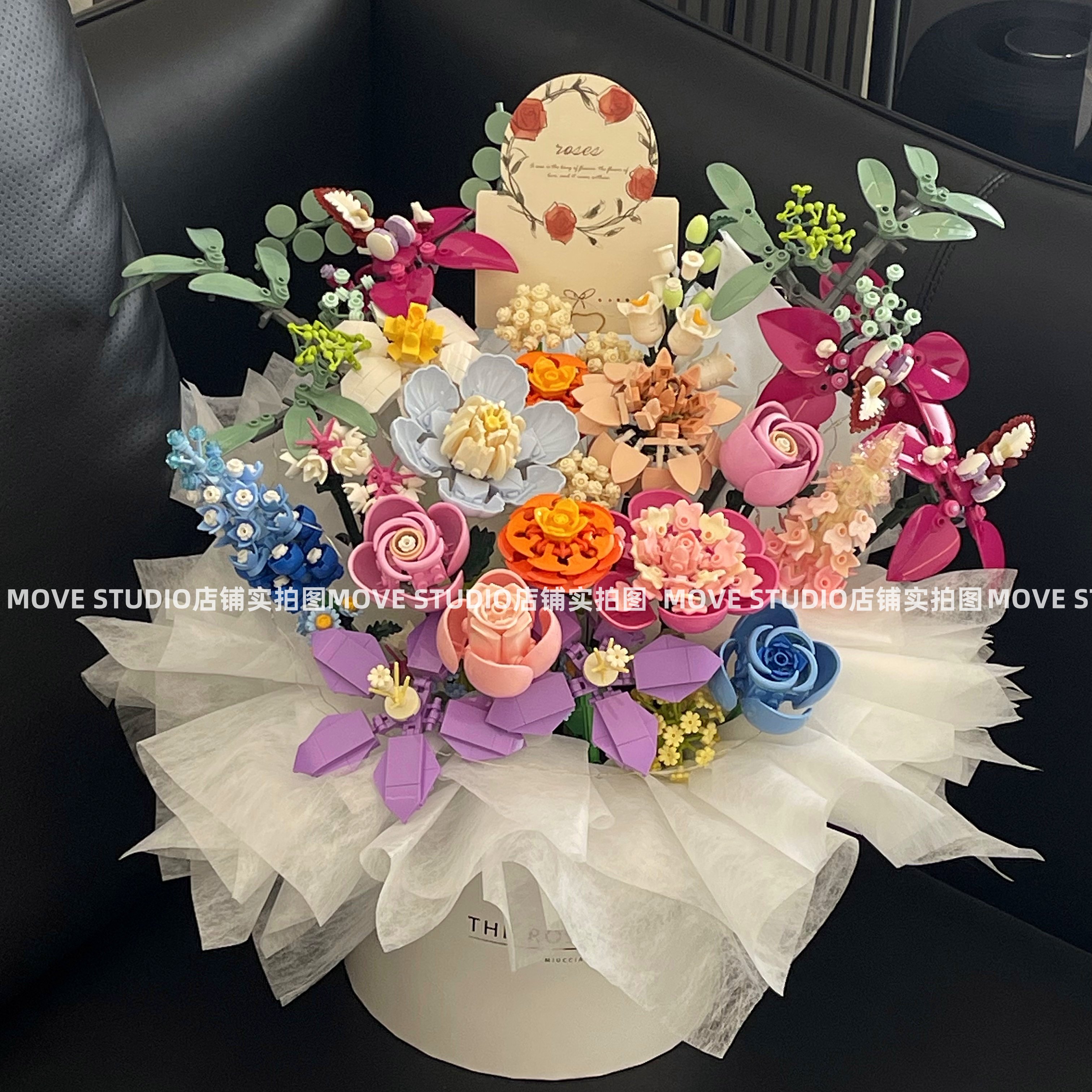 中国积木kt玫瑰花抱抱桶花束拼装凯蒂猫永生花桌面摆件女生日礼物