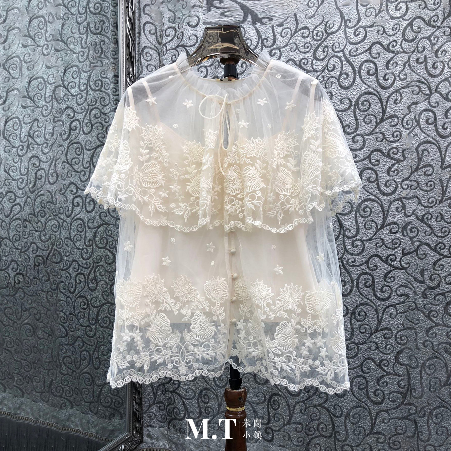 米兰小镇南油版本欧货时髦洋气打底吊带透视网纱刺绣轻薄上衣D20