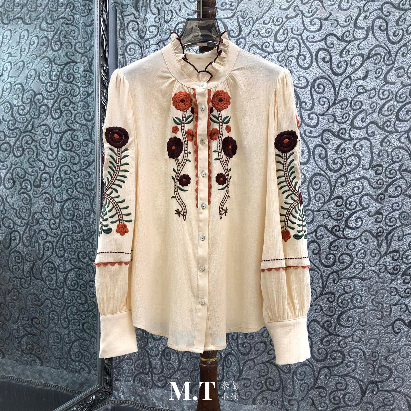 米兰小镇南油高版欧货对称刺绣民族风花卉荷叶立领棉长袖衬衫I28