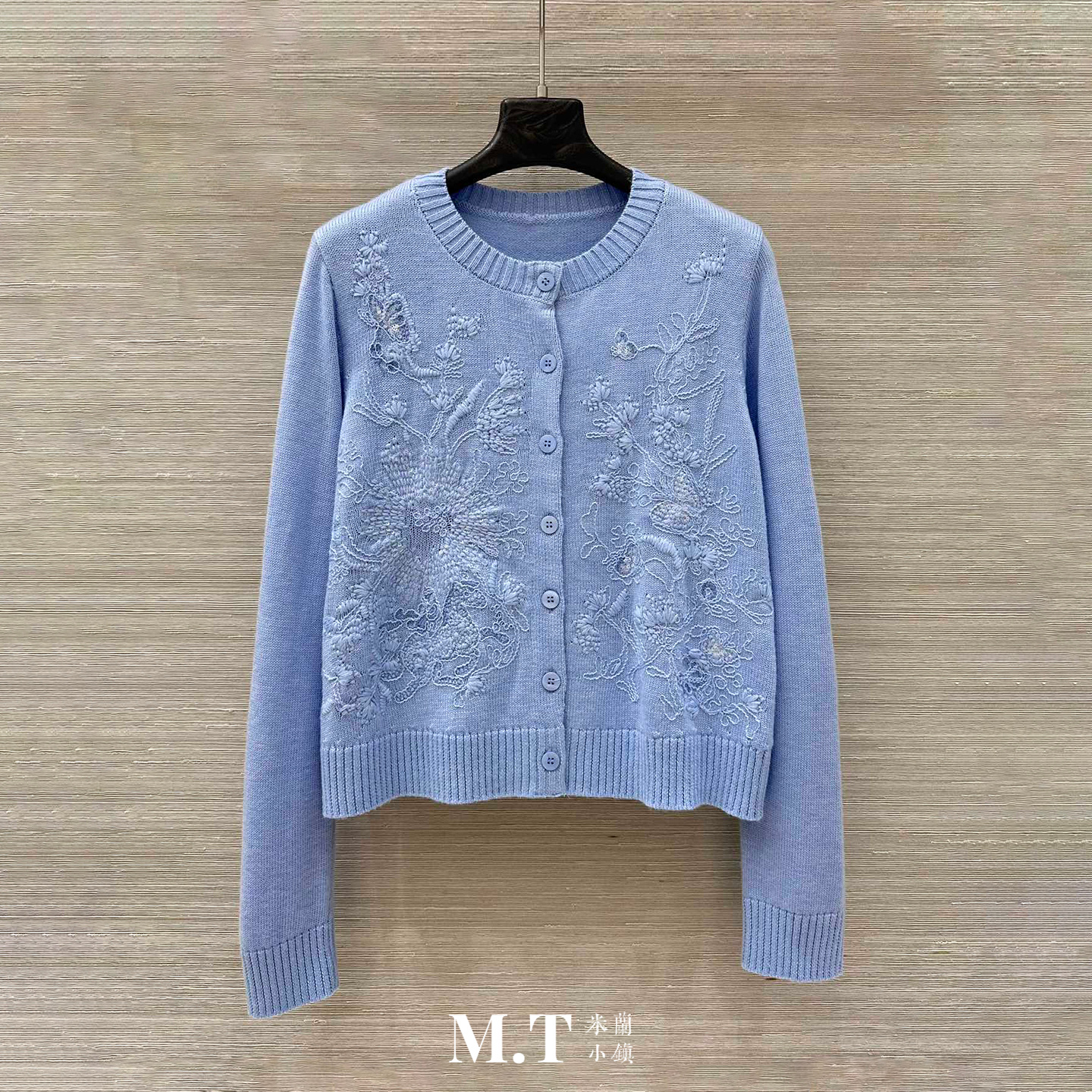 米兰小镇南油高版本重工立体3D质感刺绣羊毛纱线长袖针织开衫K20