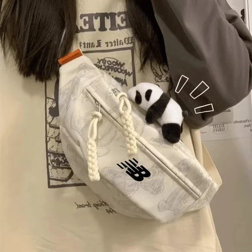 潮牌联名潮牌简约斜挎包女2025夏季腰包新款学生登山包骑行胸包男