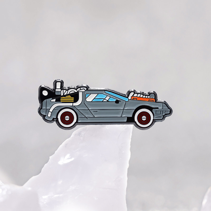 回到未来奇幻时光机器胸针创意科幻电影爱好者汽车背包金属徽章