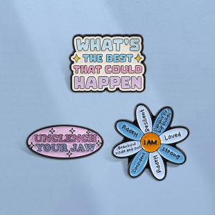 创意花朵造型设计胸针彩色英文字符个性胸章金属徽章男女背包配饰