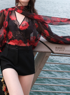 红色V领长袖飘带衬衫透视印花衬衣女高级感轻奢减龄洋气夏装新款