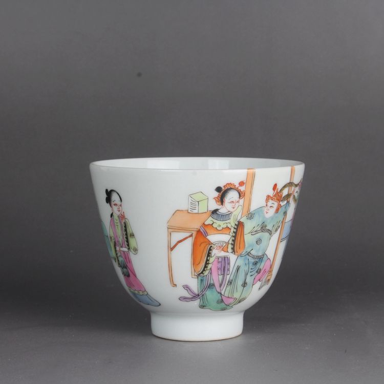 同治粉彩人物仕女茶杯