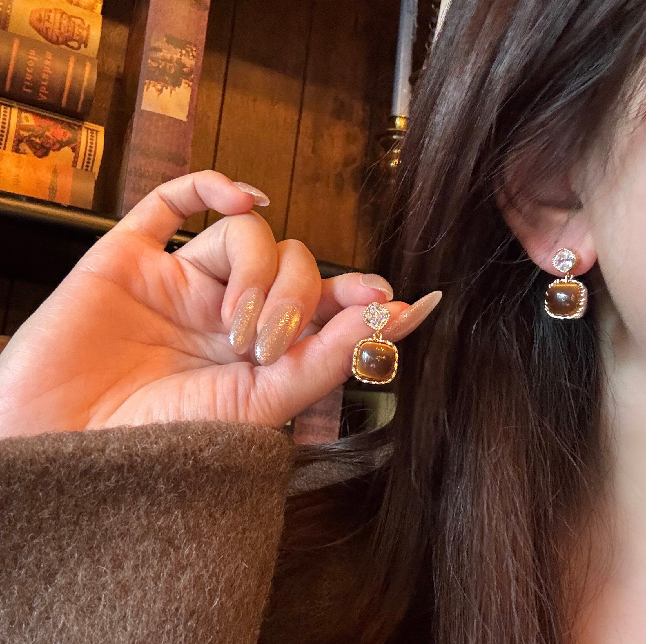 【蜜桃茶】焦糖栗子棕~虎眼石闪锆方糖耳环女秋冬复古美拉德耳饰,饰品/流行首饰/时尚饰品新,耳环,淘宝优惠券,粉丝福利购,淘宝优惠卷