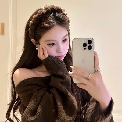 松弛巧兹毛绒防滑齿梳发箍