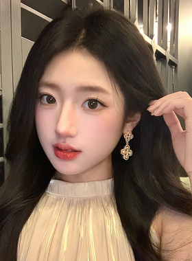 香奢千金轻奢四叶草闪锆耳环女