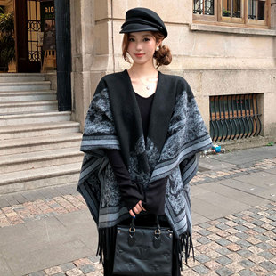 伦敦雾章 国风水墨画大披肩女外搭高级感开叉斗篷冬保暖针织披风