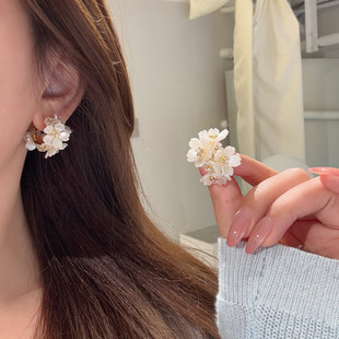 【蜜桃茶】纯白茉莉 早春花朵耳环女2025新款高级感法式气质耳钉