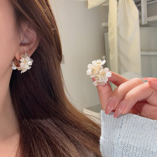 纯白茉莉早春花朵耳环女