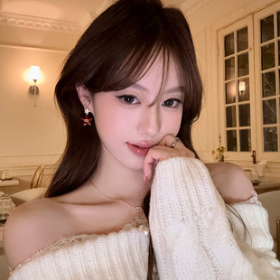 【蜜桃茶】微甜柏丽 闪锆酒红色星星耳环秋冬设计高级感新年耳饰