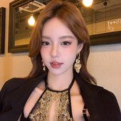 千金世家 蜜桃茶 闪钻金色树叶流苏耳圈耳环女高级感轻奢耳饰