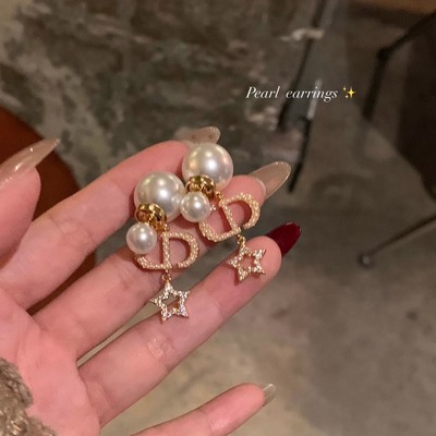 千金舞会后挂式珍珠CD字母耳环
