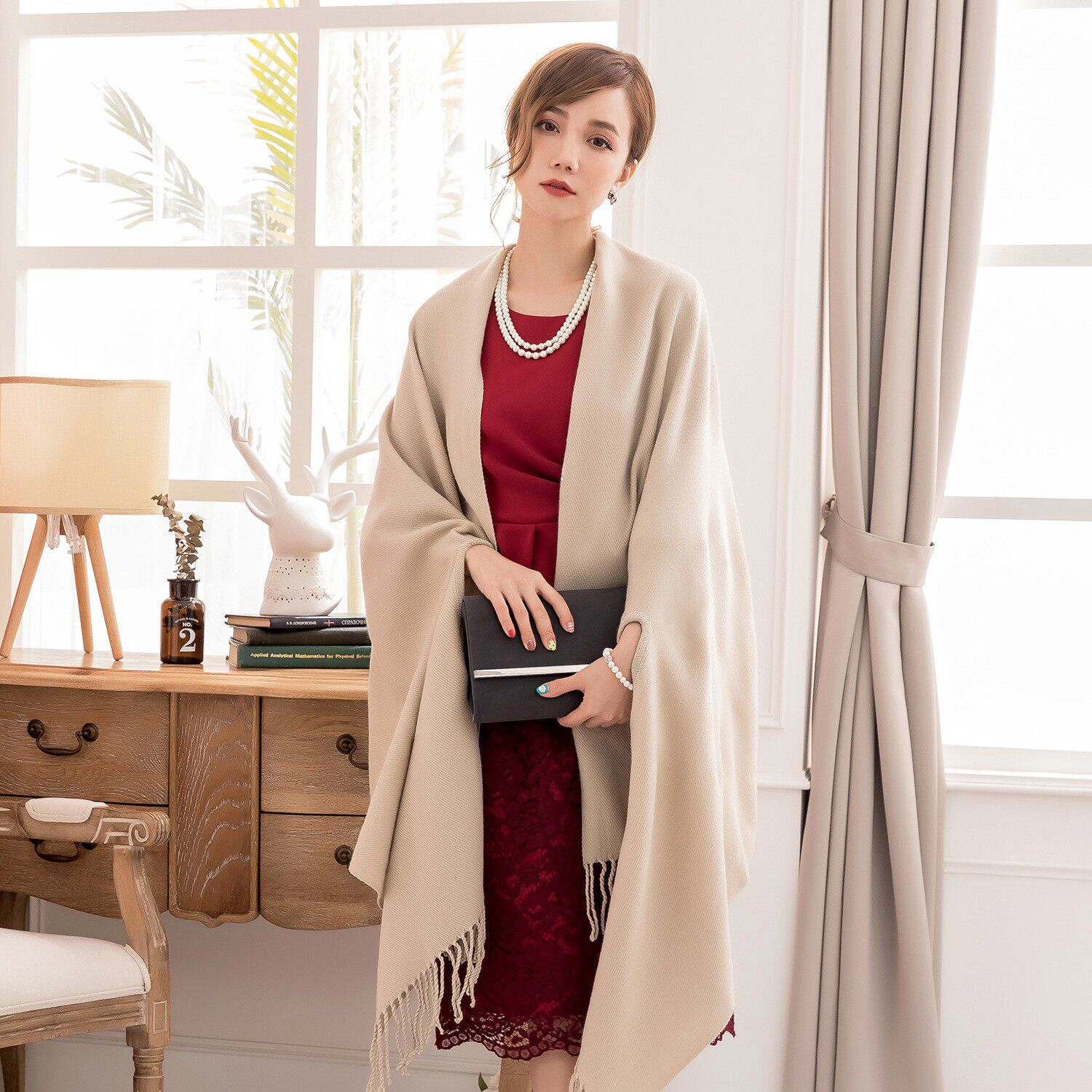 大披肩围巾女士春秋季伴娘外套新娘披风年会婚礼流苏大斗篷88169