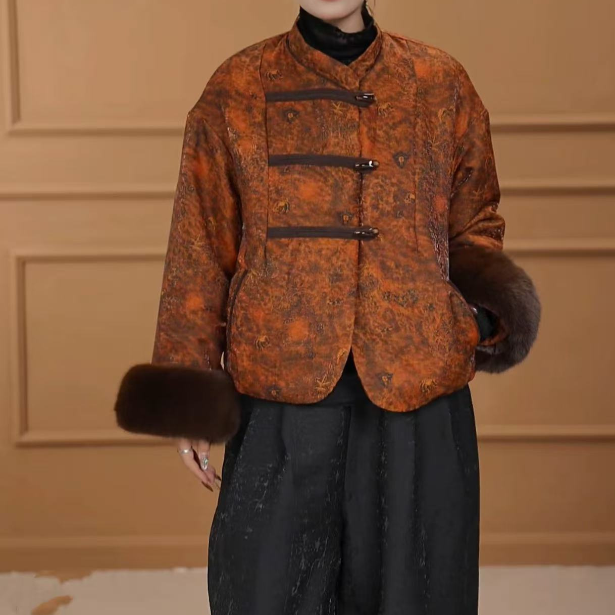 来此购 女士新中式国风复古棉服2025冬爆款提花缎面拼接毛毛棉衣