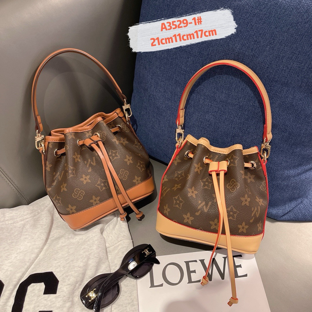 优草坊女包新款时尚百搭单肩斜挎包高级感小众设计抽绳水桶小福袋,箱包皮具/热销女包/男包,水桶包,淘宝优惠券,粉丝福利购,淘宝优惠卷