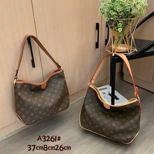 优草坊包包女2026新款潮百搭欧洲站品牌正品通勤上课单肩包托特包