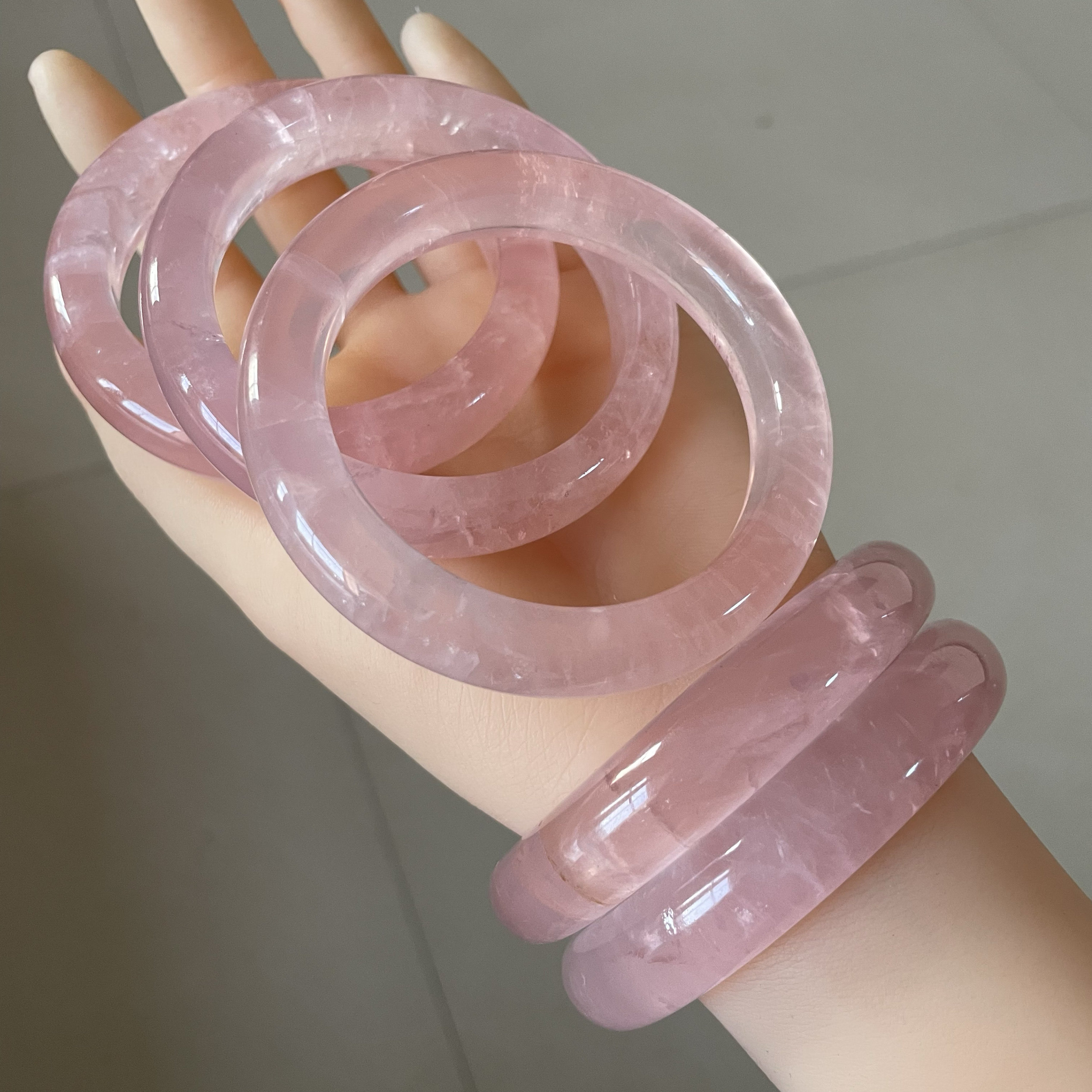 工厂批发纯天然粉晶手镯 联系客服拍视频一物一图