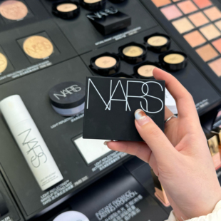 NARS娜斯大白饼哑光散粉定妆粉10g控油提亮大白粉扑蜜粉饼油皮