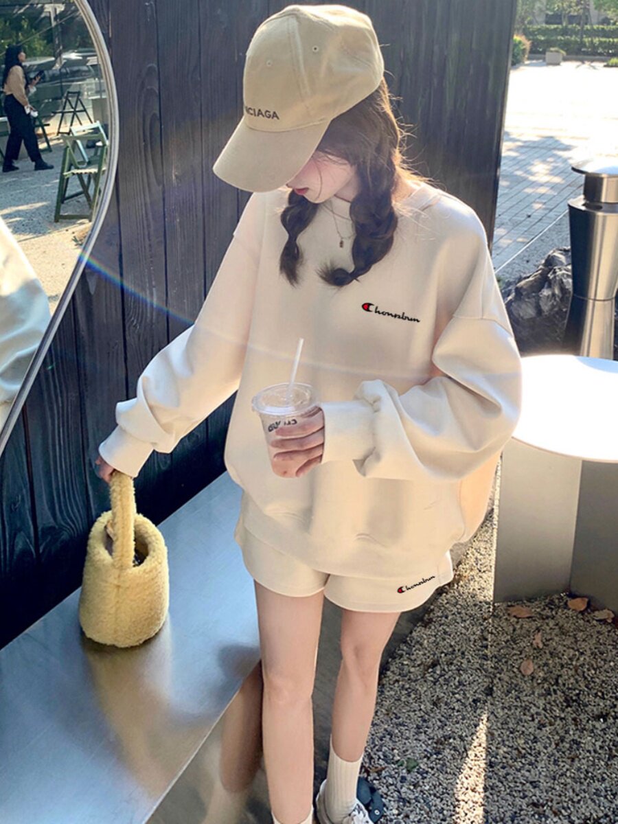 조깅 챔피언 여성을위한 다목적 스포츠 정장 가을 순수 코튼 라운드 넥 스웨트 캐주얼 패션 세련된 반바지 2 피스 세트