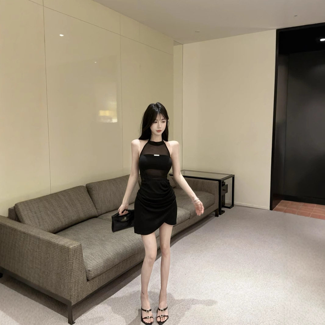 女网纱拼接纯色黑色弹力显瘦无袖圆领修身不规则设计感辣妹连衣裙