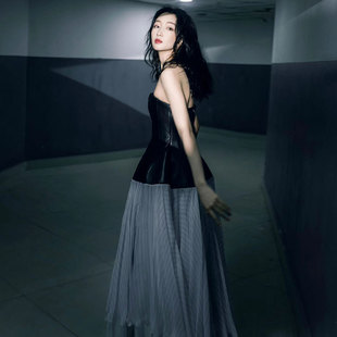 周冬雨同款气质显瘦女士礼服裙轻时尚奢性感宴会主持人晚礼服新款