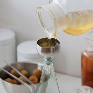 家事问屋日本进口304不锈钢漏斗小口径厨房液体分装器家用漏油斗