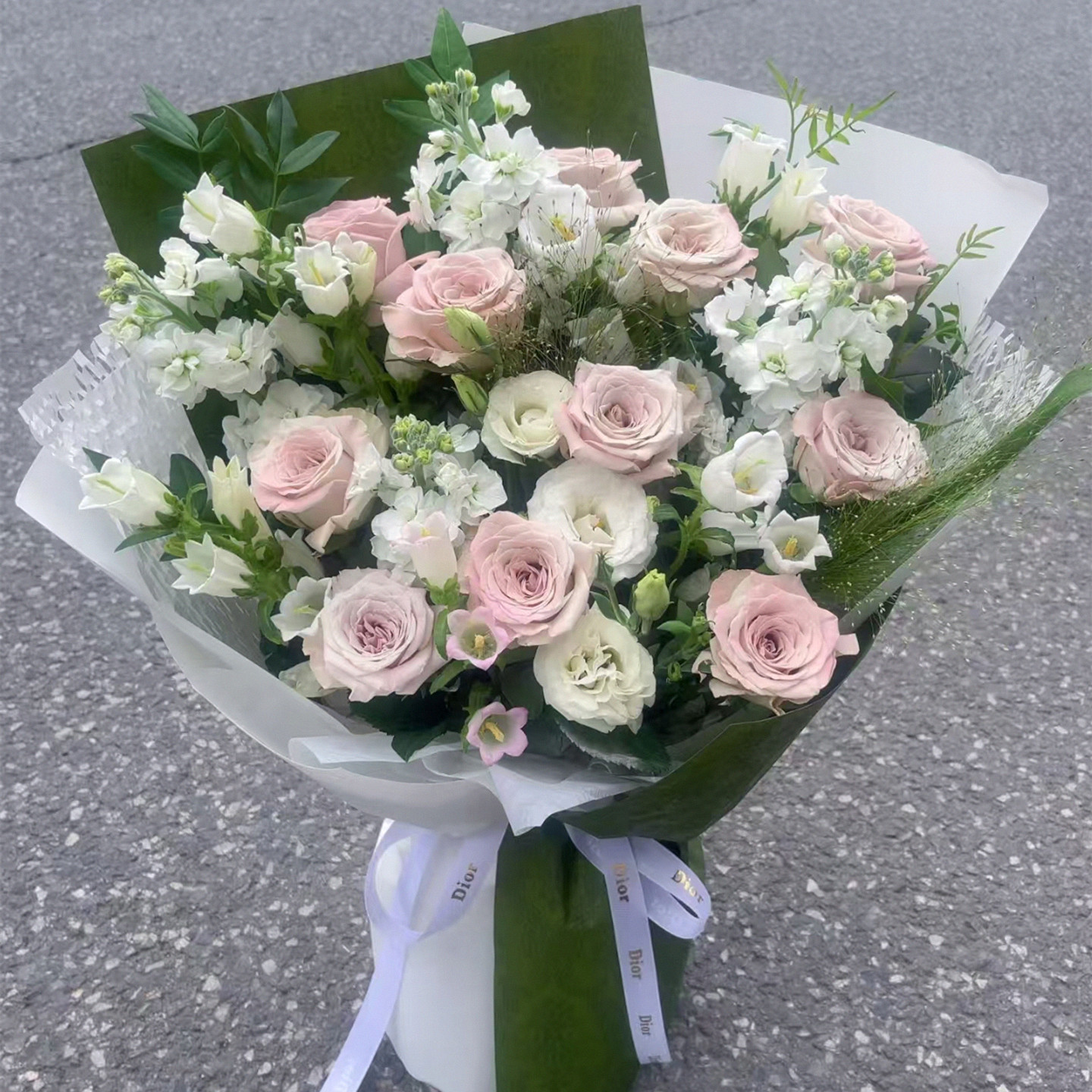 母亲节粉玫瑰生日花束同城送上门