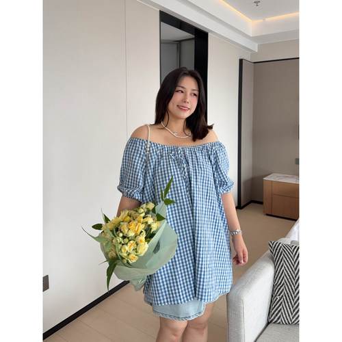 VOGANA戛纳家大码女装元气少女小清新蓝格宽松显瘦遮肉娃娃衫上衣