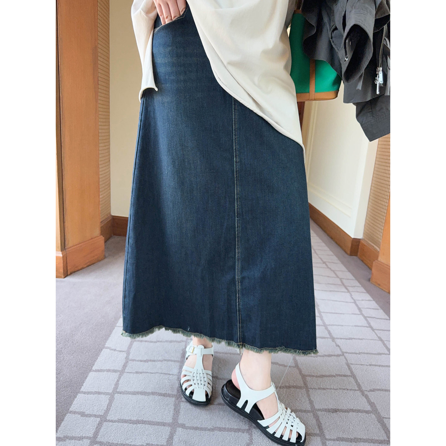 VOGANA戛纳家大码女装复古港风单宁半身裙春流苏宽松A字牛仔半裙