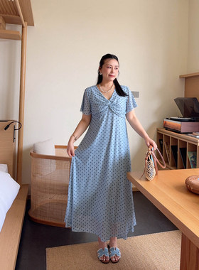 VOGANA戛纳家大码女装韩调减龄少女感波点个性扭结舒适透气连衣裙