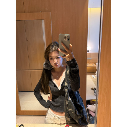 ASHENONLINE 深灰色修身上衣拉链V领休闲风蕾丝拼接打底针织衫女