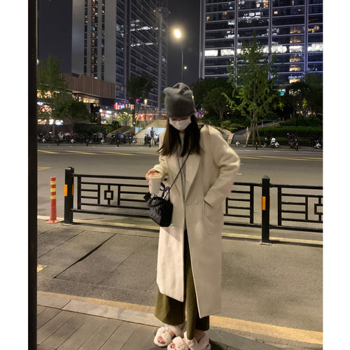 大衣白色腰带价格 大衣白色腰带图片 星期三