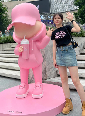 大型玻璃钢公仔雕塑户外大型卡通潮玩IP形象定制美陈装饰落地摆件