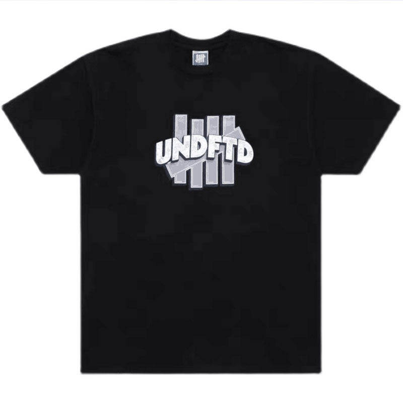 潮牌不敗五道杠胸前UND字母經典男女短袖寬松港風青春情侶裝T恤在類目 男裝, T恤中 - 來自Buy2taobao.com提供專業的淘寶代購服務