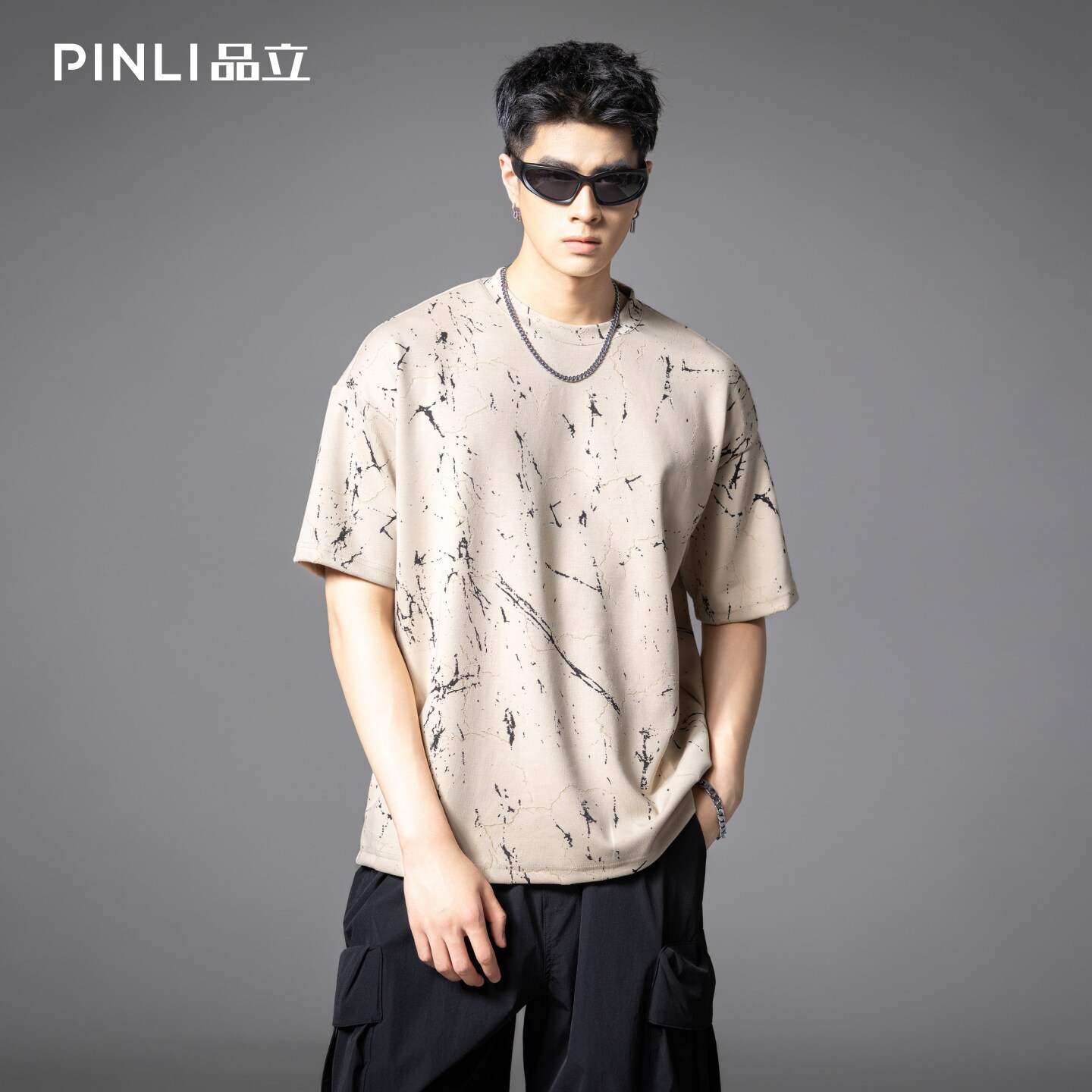 PINLI品立夏季新款宽松短袖T恤裂纹肌理烧花扎染印花男士上衣