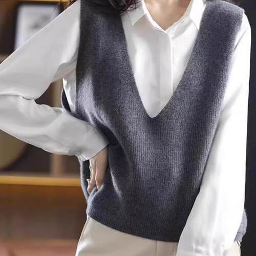深V领套头针织马甲无袖坎肩女2025冬季新款宽松保暖外套针织背心