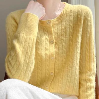 2025春季新款精纺羊毛开衫女圆领宽松扭花长袖外搭羊绒针织外套女