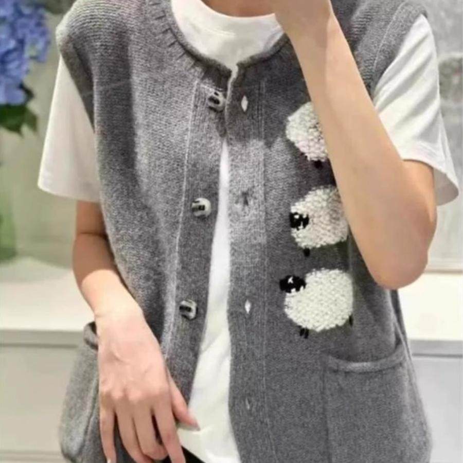 三只小羊圆领卷边羊绒衫女外穿开衫毛衣马甲针织卡通提花无袖坎肩