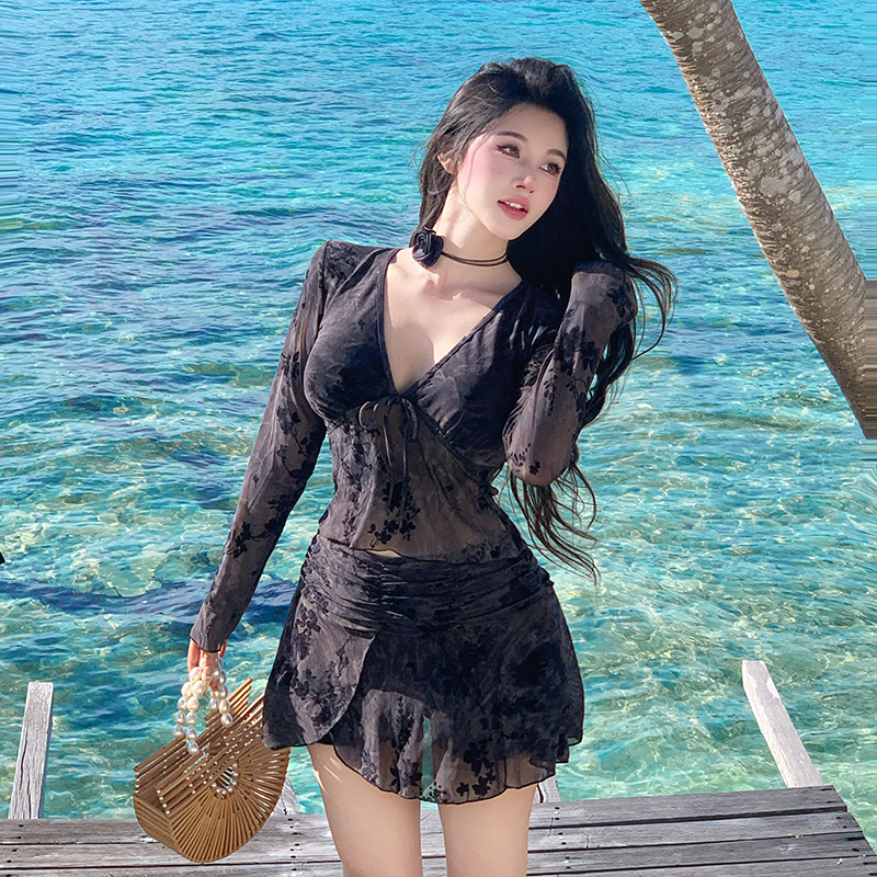 泳衣女大码分体裙式微胖mm200斤显瘦遮肚纯欲长袖温泉泳装二件套