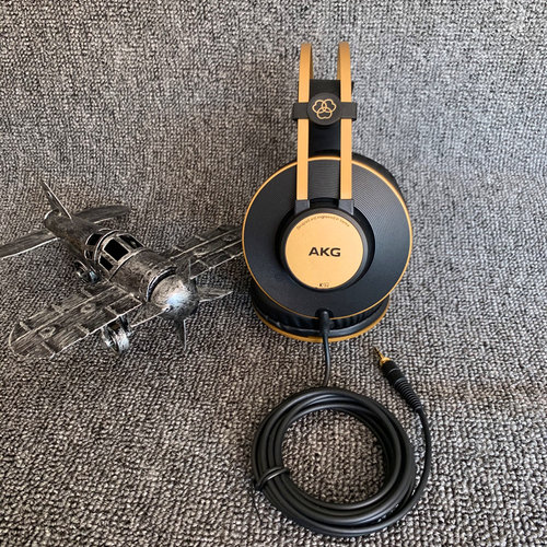 库存清仓 AKG/爱科技 k92 头戴式全封闭音乐听力专业录音监听耳机