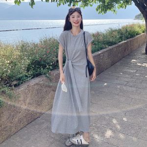 休闲运动浅灰色连衣裙女夏2025新款长裙减龄超火大方得体独特别致图片