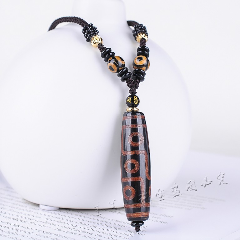 藏传玛瑙挂件男女款玉佩九眼天珠