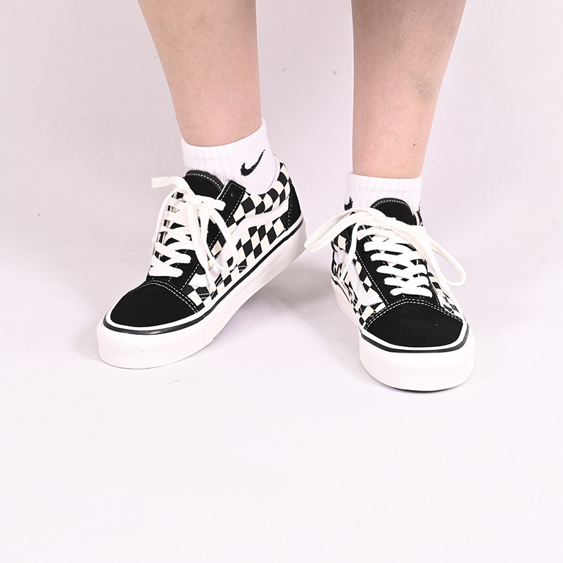 VANS范斯安纳低帮黑白棋盘格板鞋