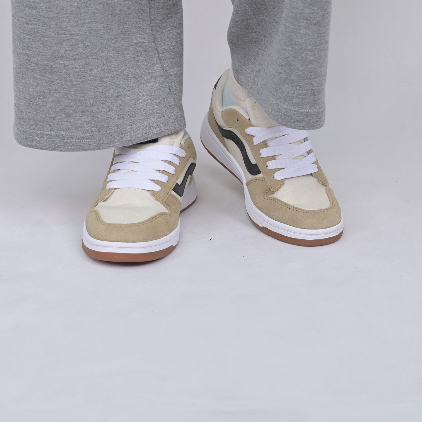 VANS男子复古休闲板鞋